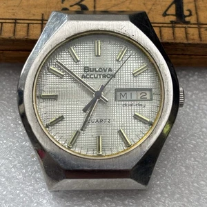 Defekte Vintage Bulova Accutron Dual Day Quartz Uhr 35mm Edelstahl N7 - Teile - Bild 1 von 6