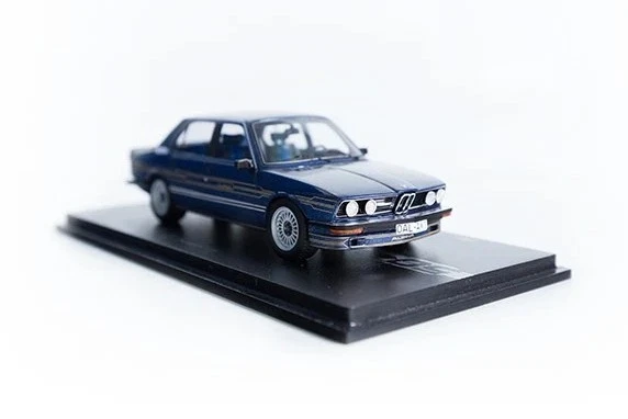 Spark 1:43 BMW ALPINA B7 S Turbo Limousine 1981 Blue ALPINA Dealer ver. 7600-515 - Image 1 of 2