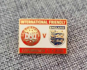 DENMARK V ENGLAND INTERNATIONAL FRIENDLY AT COPENHAGEN 2005 ENAMEL BADGE - Picture 1 of 2