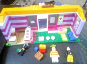 LEGO FRIENDS: Pet Adoption Café 41699 Not Complete - Picture 1 of 4