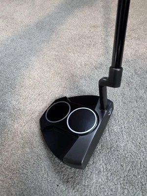 Toulon 2025 Carlsbad H1 Right Handed Black Steel Shaft at 34 Inches with Extras! - Image 1 of 4