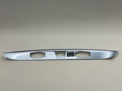 04-08 ACURA TSX - MALETERO MATRÍCULA LUZ LÁMPARA ILUMINACIÓN MOLDURA - OEM GRIS Foto 1 de 4