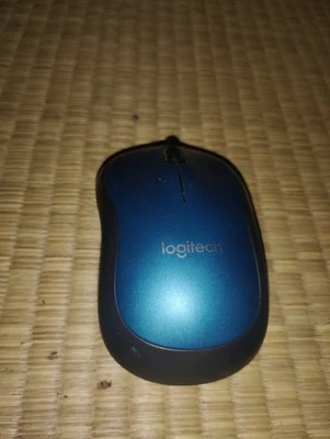 blue Logitech M185 Wireless Mouse, 2.4GHz, does NOT include USB reciever - Image 1 of 4