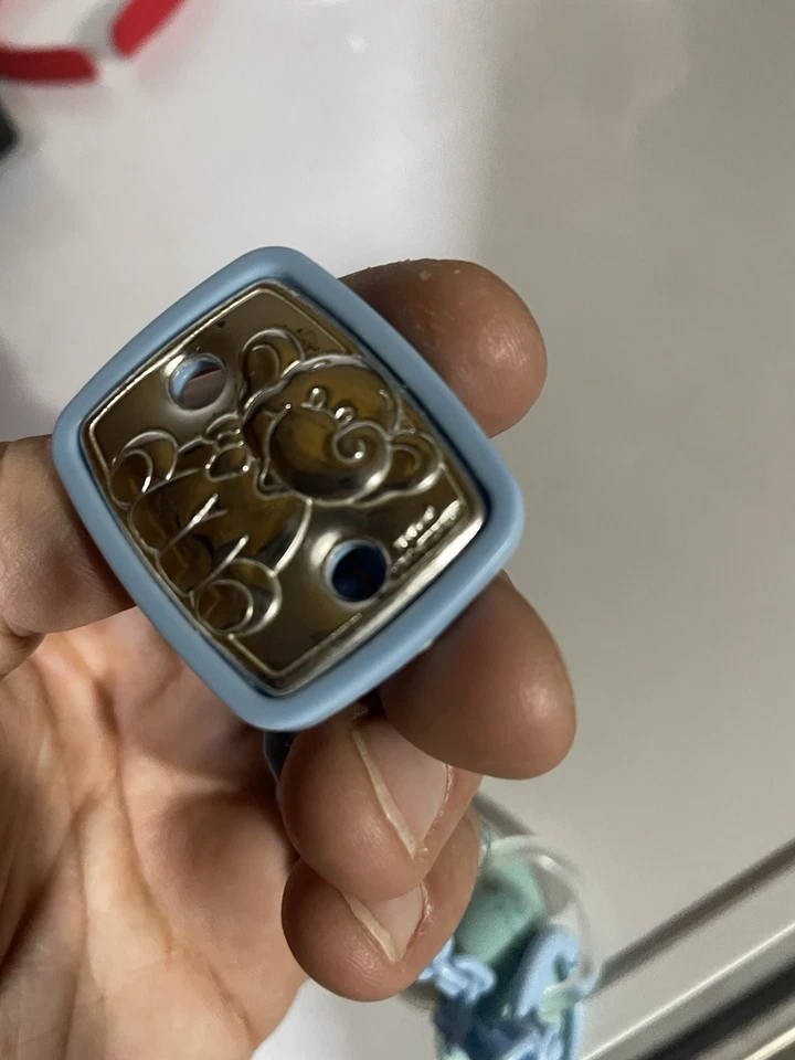 spilla portaciuccio elefante laminato argento - Immagine 1 di 4