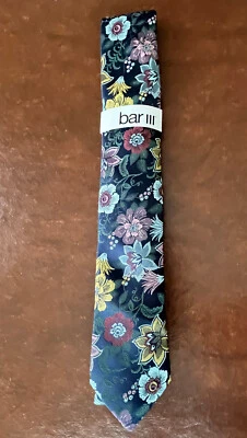 全新 Macy's Bar III 海军蓝花卉领带 Ryewood 修身蓝色绿色金色 — 第 1/4 张图片