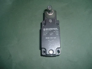 SCHMERSAL..MV8H 330-11ya........................LIMIT SWITCH... NEW NOT PACKAGED - Picture 1 of 1