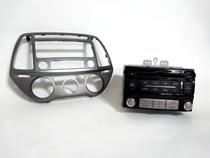 Hyundai i20 Autoradio Radio CD Player MP3 96121-1J250 / AM101CNEE, PB FL +Blende - Bild 1 von 7