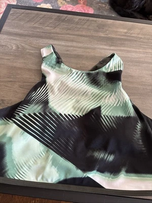 Under Armour Womens Sports Bra Small Black Green Removable Pads Graphic Design - Image 1 of 4