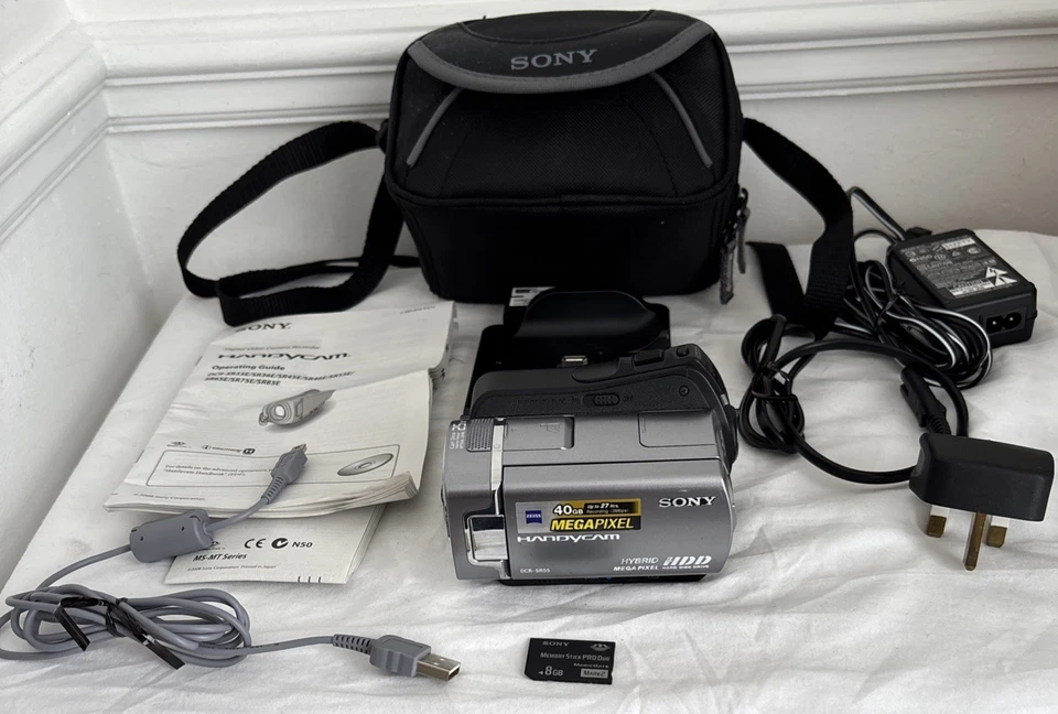 Sony Handycam DCR-SR55E Handheld 40GB HDD Camcorder Nightshot Plus Made In Japan - Image 1 of 4