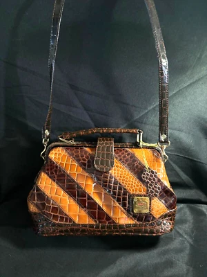 Bolso de mano marrón renacentista de artículos de cuero bandolera con estampado de cocodrilo 8"x 12"x 5" Foto 1 de 4