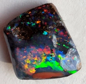 ¡Impresionante! Ópalo de roca sólido 11ct ROJO MULTICOLOR ¡Freeform Queensland! - Imagen 1 de 9