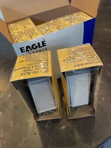 Lot 6 Eaton Eagle Lit Decorator switches (4) 6511 single pole and (2) 6513W - Picture 1 of 2