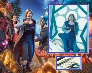 JODIE WHITTAKER SIGNED DR WHO PHOTO MOUNT ALSO ACOA - Picture 1 of 1