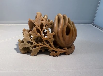 Talla de piedra de jabón china vintage. Escena del océano.  Foto 1 de 4