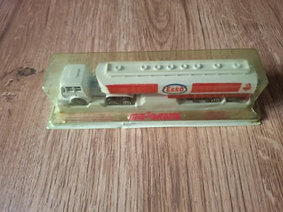 MINIATURE MAJORETTE 1/100 N°364 "SEMI CITERNE ESSO" 198? NEUF BLISTER - Image 1 of 4