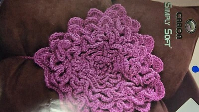 Caron One Skein Multi Petal Flower PATTERN CROCHET - Image 1 of 4