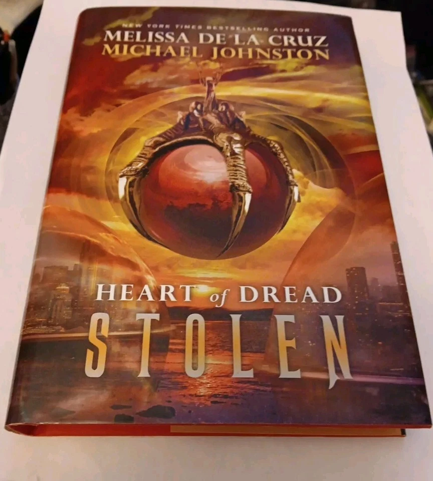 MELISSA DE LA CRUZ == HEART of DREAD - STOLEN == HARDBACK w/ DUST COVER - Image 1 of 1