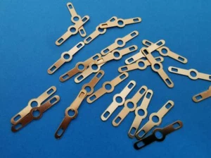 Banderas de soldadura 5,5 x 24 mm - Agujero de montaje 3,2 mm / 2 polos para M3 / Ojales de soldadura 20 unidades - Imagen 1 de 2