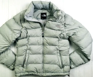LO ÚLTIMO Mujeres THE NORTH FACE NUPTSE 700 EDREDÓN DEPORTIVO PLUMÓN DE GANSO GRIS ACOLCHADO Chaqueta S - Imagen 1 de 20