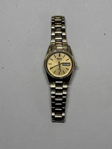 Seiko Ladies Vintage Gold Tone Bracelet And Dial Day Date Window - Picture 1 of 7