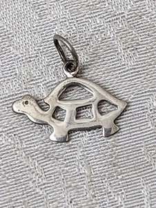 Sterling Silver Openwork Turtle Pendant - Picture 1 of 3
