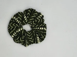 Luxuriöse grüne Ankara Scrunchies, Pferdeschwanz afrikanische Krawatte, afrikanischer Druck Scrunchie - Bild 1 von 7