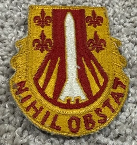 Parche insignia del grupo de artillería 557º Ejército de Estados Unidos - NIHIL OBSTAT  - Imagen 1 de 4