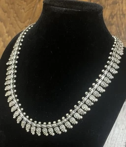 Vintage Sterling 925 Artisan Halskette Indien - 17" verzierte Schriftrolle & Punkte Design, 57g - Bild 1 von 7