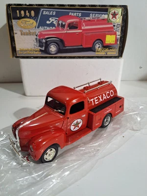 Camión cisterna Ford Ertl H801 Prestige Series 1:25 diecast Texaco 1940 con caja Foto 1 de 4