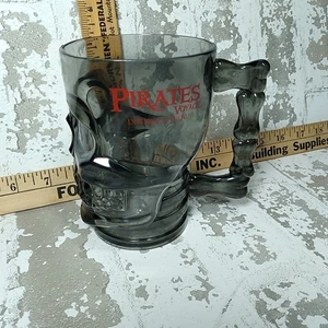 (1) Taza Pirates Voyage Cena & Show Taza Gris Plástico Calavera Esqueleto de Berk - Imagen 1 de 6