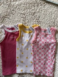 Old Navy Girls NWT Lot Of Three T-Shirts Size M/8 Fitted Sleeveless Colorful - Picture 1 of 5