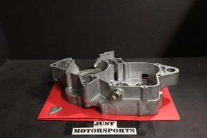 1998 Honda Cr125r Right Crankcase Needs Repaired - Picture 1 of 4