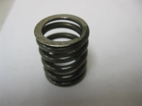 Muelle de válvula Honda NOS S65/C70M 1965 #14751-035-000.   R Foto 1 de 1