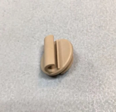 Gancho clip red equipaje piso lateral pasajero Mercedes-Benz OEM 2208140101 Foto 1 de 4