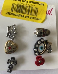 Betsey Johnson 6 SURTIDOS Pendientes "CORONA, CORAZÓN, CRUZ, CALAVERA, ROSA, OJO - Imagen 1 de 1