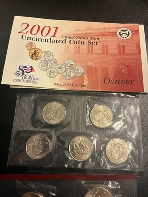 2001 us mint uncirculated coin set - Image 1 of 4