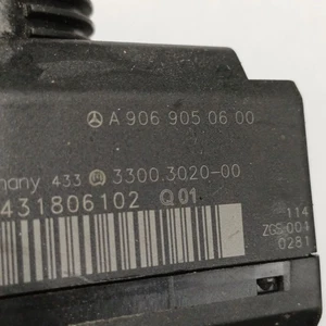 Mercedes-Benz Sprinter W906 2013 Diesel Ignition barrel lock A9069050600 - Picture 1 of 6