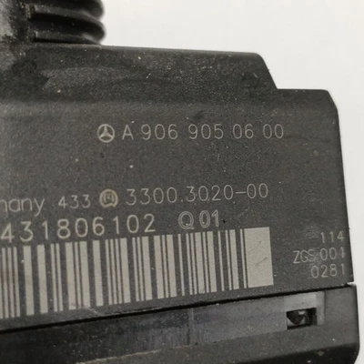 Mercedes-Benz Sprinter W906 2013 Diesel Ignition barrel lock A9069050600 - Image 1 of 4