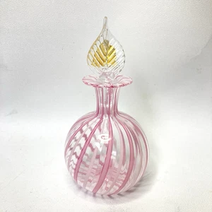 Botella de perfume de cristal de Murano de colección filigrana cinta rosa rayas y tapa con acento dorado - Imagen 1 de 8