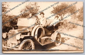 Antike RPPC Menschen im Auto auf Landstraße Motor Auto Echt Foto Postkarte - Bild 1 von 14