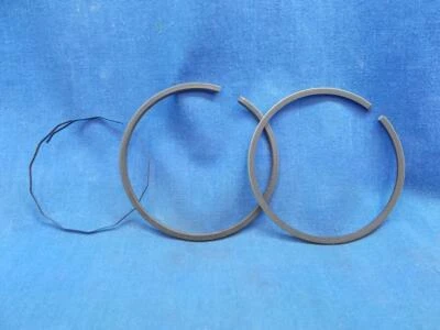Yamaha 278-11610-11. Anillos de pistón OEM. .25o/s. Se adapta a R5(70) R5B(71) R5C(72). R275 Foto 1 de 4