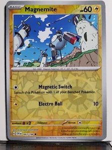 Tarjeta de Pokémon HOLO Magnemite 063/198 casi nueva/m violeta escarlata $2 envío plano - Imagen 1 de 2