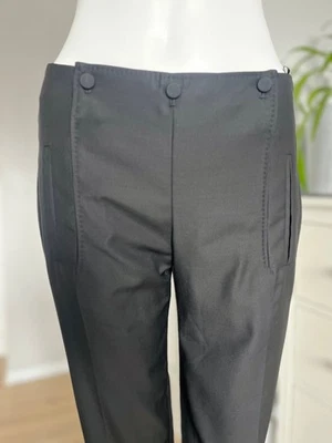 PANTALONES ALEXANDER MCQUEEN PANTALONES CORTOS NEGROS CON DETALLE DE BOTONES TALLA 38 Foto 1 de 4