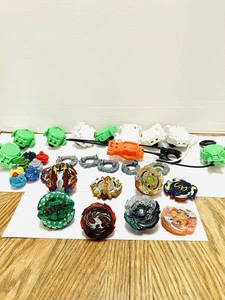 Beyblades verschiedene Spinner Werfer Lot einige komplett Takara Tomy - Bild 1 von 10