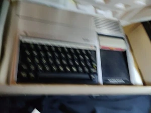 Computadora doméstica Texas Instruments Ti-99/4A vintage caja original sin cables sin probar - Imagen 1 de 7