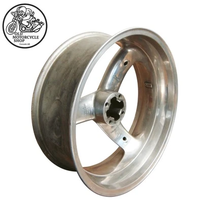 Rueda trasera Triumph T595/955i 1997-2000 pulida #T2015222 Foto 1 de 4