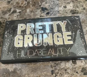 Huda Beauty Pretty Grunge Eyeshadow Palette 16.8g New but DAMAGED *READ DESCRIPT - Picture 1 of 4
