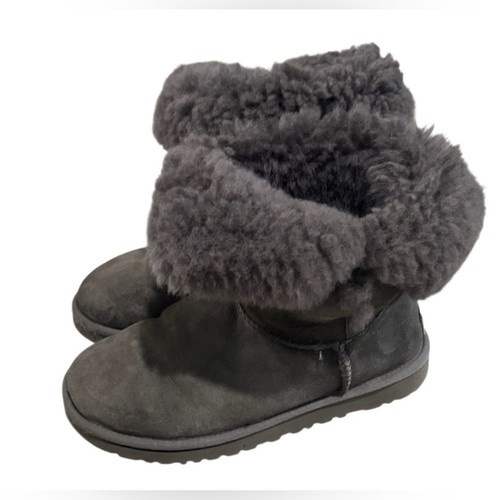 Stivali Ugg classici corti Bailey Button II grigio scamosciato taglia US 5 donna