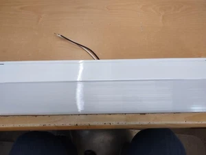 18" LED Closet Light T5CLT-LS2700K - Picture 1 of 3