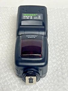 Neewer NW570 Universal Speedlight flash &transmitter, 16-channel radio trigger - Picture 1 of 13